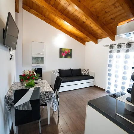 Dicentra Апартаменты Villanova d'Asti